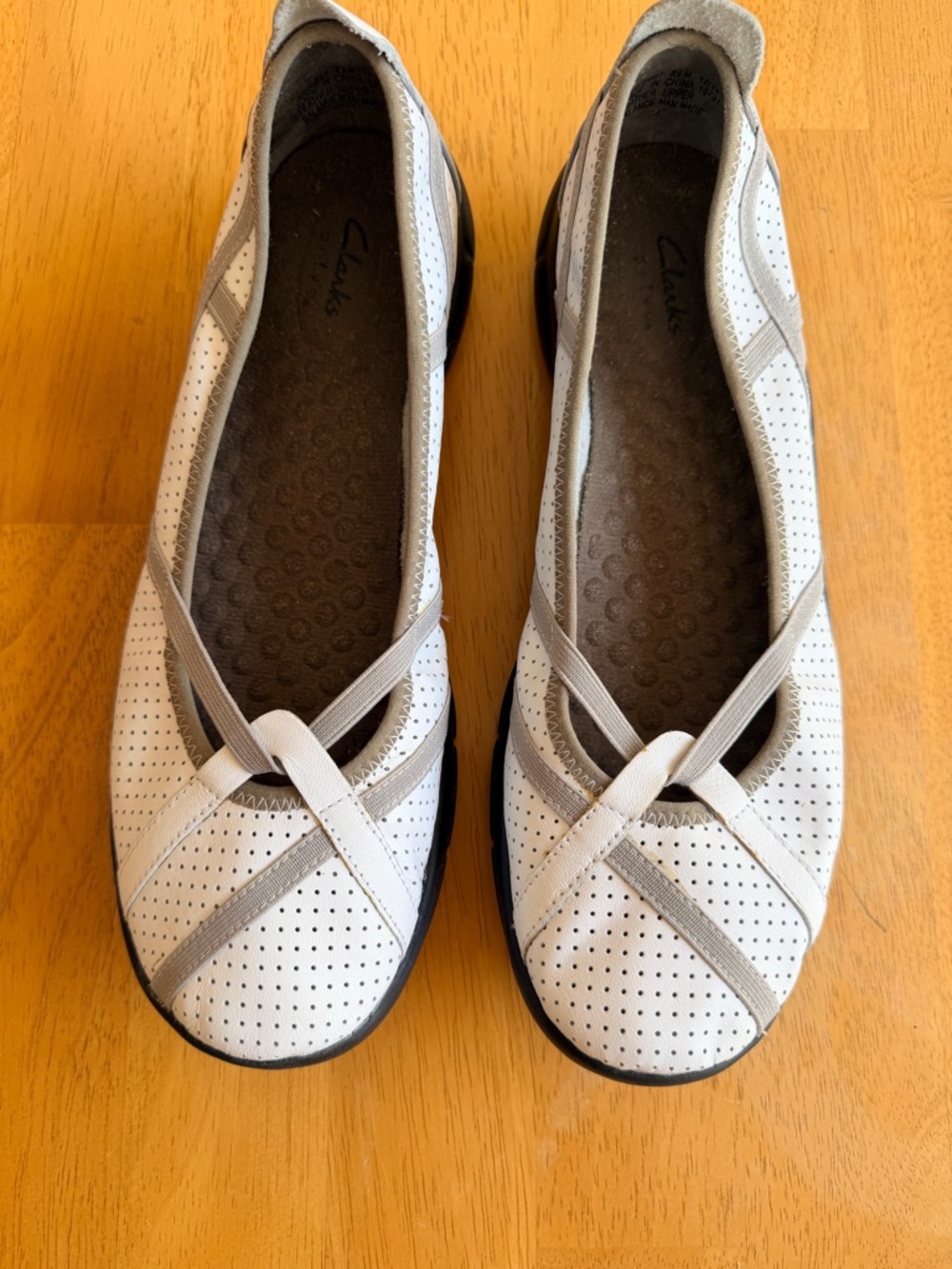 Clarks Women’s White Perforated Slip-On Flats Size 8 1/2